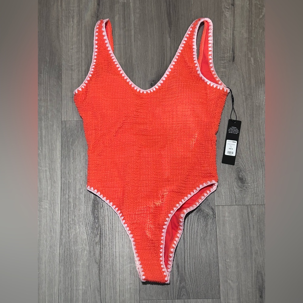 ❥𝖥𝖠𝖲𝖧𝖨𝖮𝖭𝗡𝗢𝗩𝗔: Part Of The Ocean Textured Rib Contrast 1
Piece Swimsuit - Coral - Picture 7 of 11